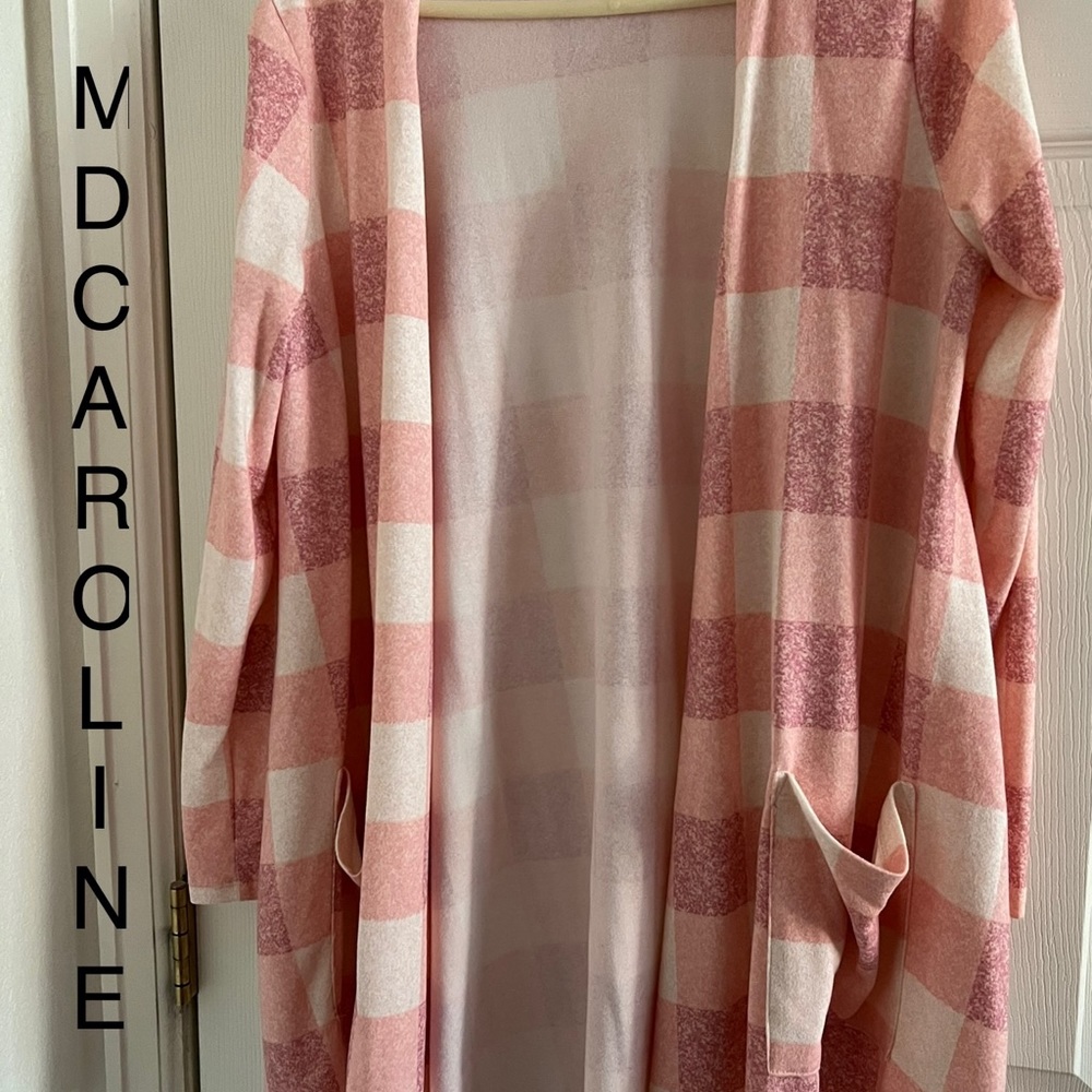 EUC M LULAROE CAROLINE